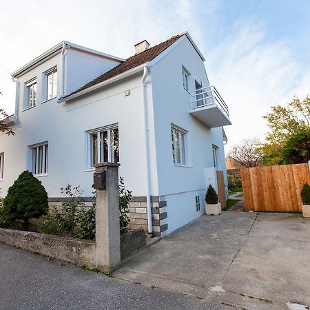 Engels Landhaus Suite Mörbisch am See Exteriér fotografie